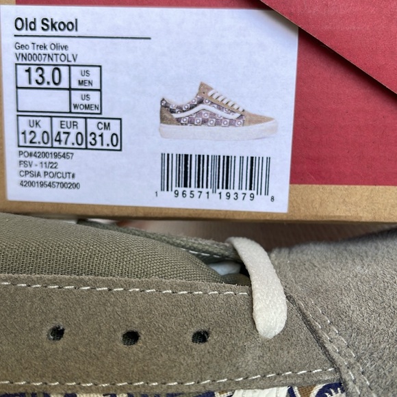 Vans Men’s Old Skool
Geo Trek Olive
VN0007NTOLV
Sneakers - Picture 16 of 16